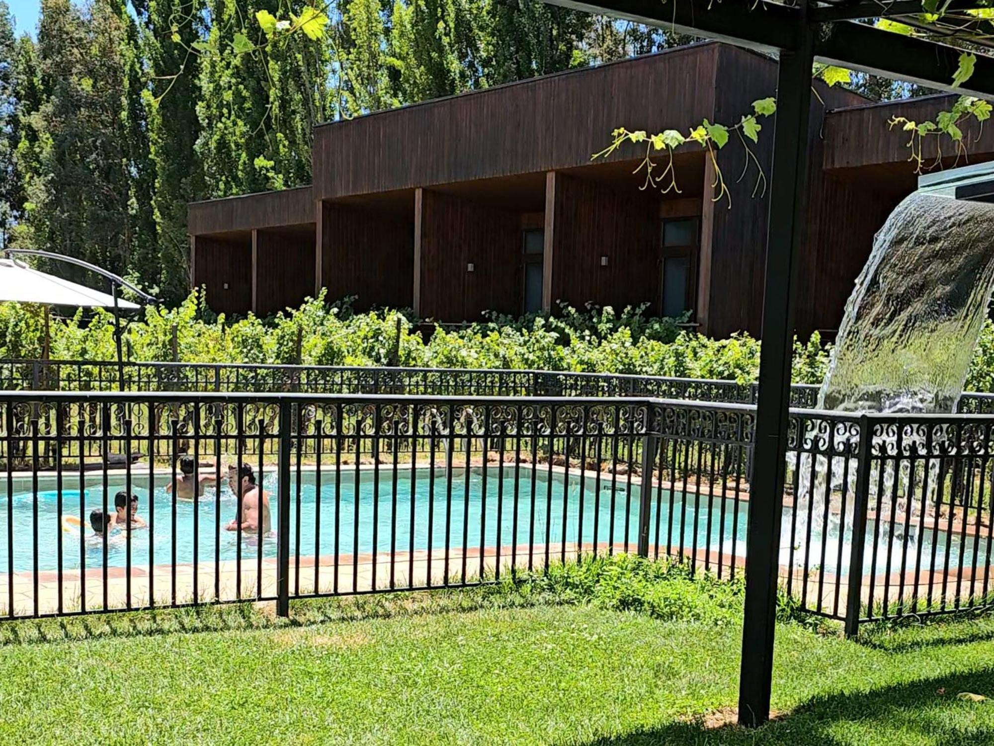 Hotel Parronales Санта Крус Екстериор снимка